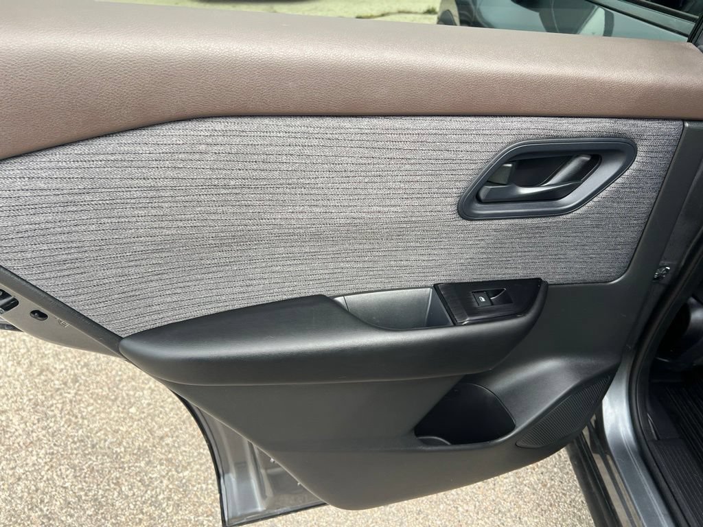 Certified 2023 Nissan Rogue S AWD/4WD image 11
