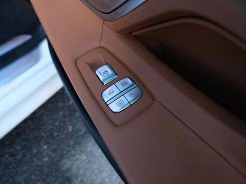 Used 2020 BMW 750i xDrive w/ Executive Package image 29