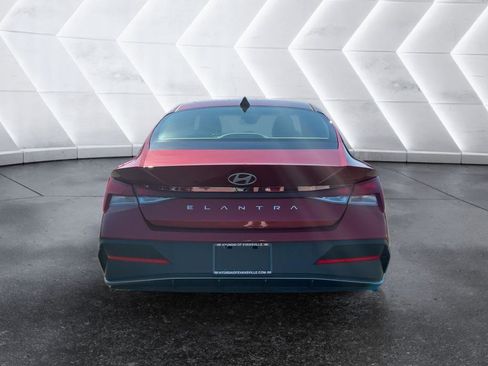 Used 2026 Hyundai Elantra SE FWD image 8