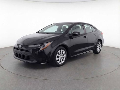 Used 2024 Toyota Corolla LE image 1