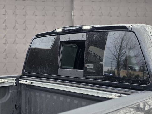 Used 2018 Nissan Titan SL w/ Midnight Edition image 45