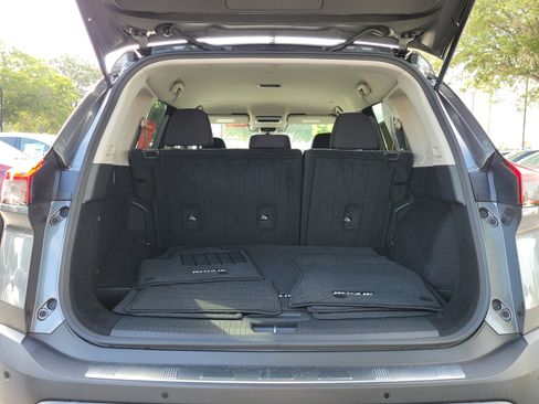 Certified 2023 Nissan Rogue SV FWD image 9