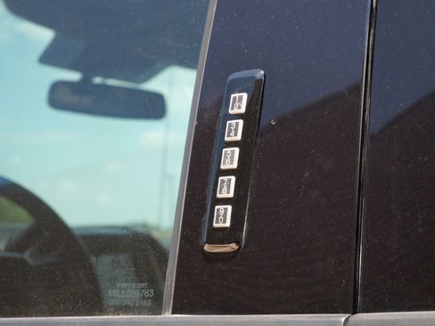 Used 2020 Ford F250 Lariat w/ Lariat Ultimate Package AWD/4WD image 11