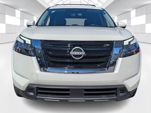 Certified 2023 Nissan Pathfinder SV image 2