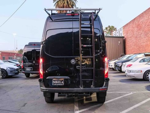 Used 2021 Mercedes-Benz Sprinter 2500 w/ Comfort Plus Package image 5