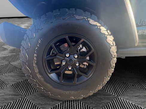 Used 2024 Jeep Wrangler Willys image 14