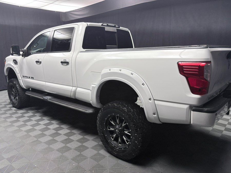 Used 2018 Nissan Titan XD 4x4 Crew Cab SV w/ SV Convenience Package image 16