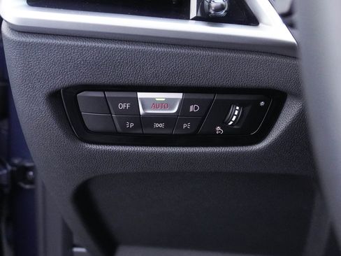 Certified 2025 BMW 330i Sedan RWD image 16