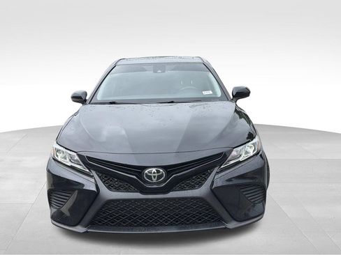 Used 2019 Toyota Camry SE FWD image 8