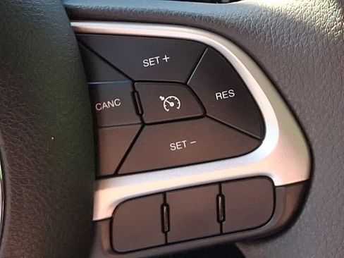 Used 2023 Jeep Renegade Latitude AWD/4WD image 22