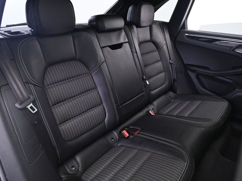 Used 2024 Porsche Macan Turbo image 19