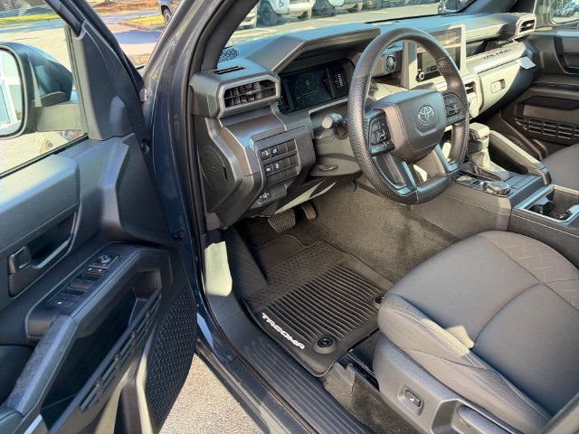 Used 2025 Toyota Tacoma SR5 AWD/4WD image 11