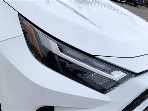 Used 2025 Toyota RAV4 LE image 27