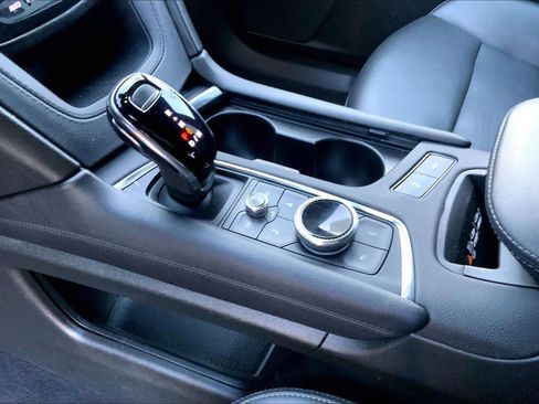 Certified 2025 Cadillac XT6 Premium Luxury image 17