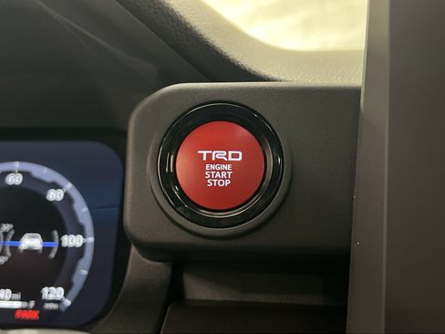 Used 2025 Toyota Tacoma TRD Off-Road AWD/4WD image 36