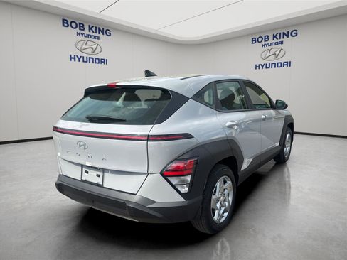 Certified 2026 Hyundai Kona SE image 5