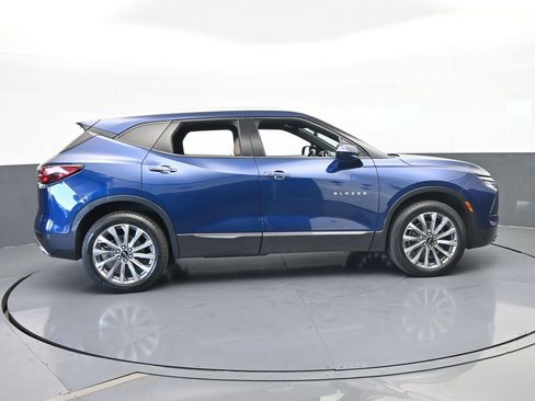 Used 2023 Chevrolet Blazer Premier image 7