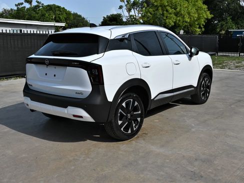 Used 2026 Nissan Kicks SV AWD/4WD image 5