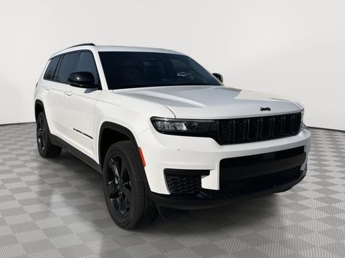 Used 2023 Jeep Grand Cherokee L Laredo AWD/4WD image 1