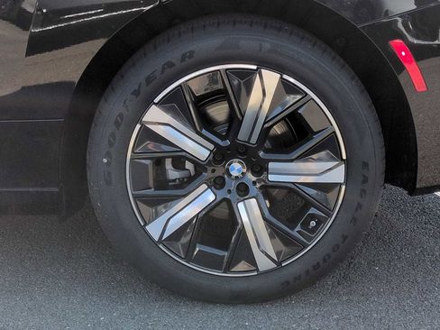 New 2026 BMW iX xDrive60 w/ Premium Package AWD/4WD image 14