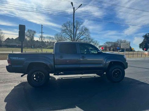 Used 2015 Toyota Tacoma TRD Pro image 6