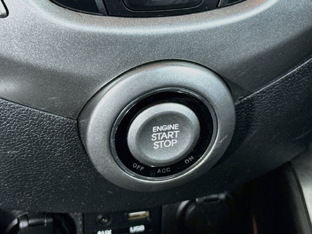 Used 2017 Hyundai Veloster Value Edition FWD image 18