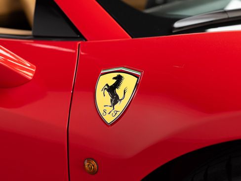 Used 2014 Ferrari 458 Spider RWD image 32