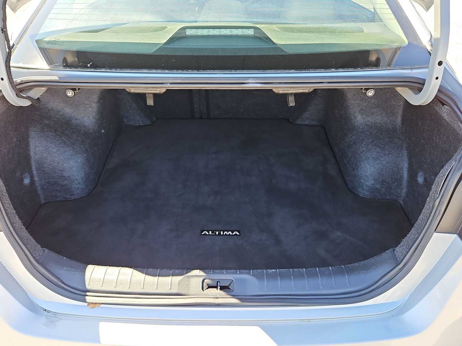 Used 2024 Nissan Altima 2.5 SV FWD image 28