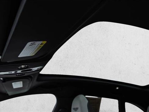 Used 2024 Aston Martin DBX 707 image 11