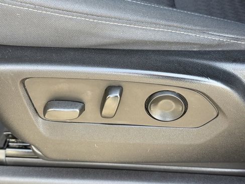 Used 2022 Chevrolet Silverado 1500 Custom image 19