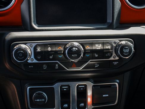 Used 2020 Jeep Wrangler Rubicon AWD/4WD image 15