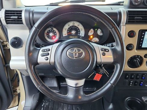 Used 2013 Toyota FJ Cruiser Base image 18