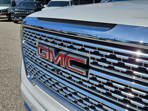 Used 2019 GMC Sierra 1500 Denali w/ Denali Ultimate Package AWD/4WD image 13