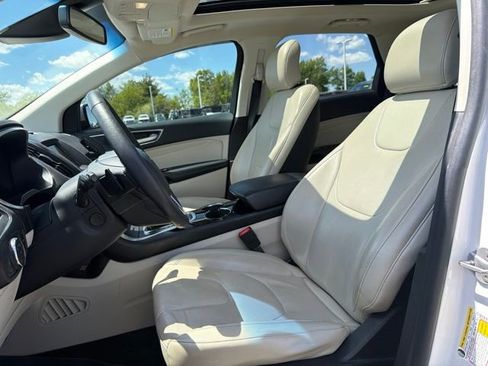 Used 2018 Ford Edge Titanium w/ Equipment Group 302A AWD/4WD image 27