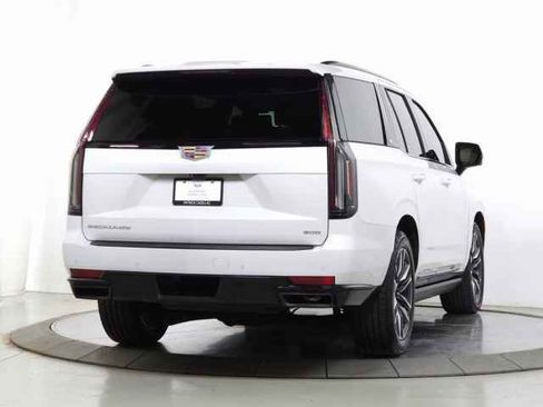 Used 2021 Cadillac Escalade Sport w/ Driver Assist Tech Package image 9