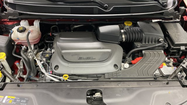 Used 2025 Chrysler Pacifica Select AWD/4WD image 28