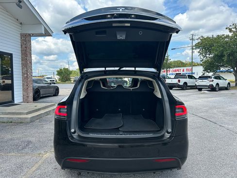 Used 2017 Tesla Model X 100D image 7