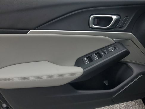 Certified 2025 Acura Integra Base image 16