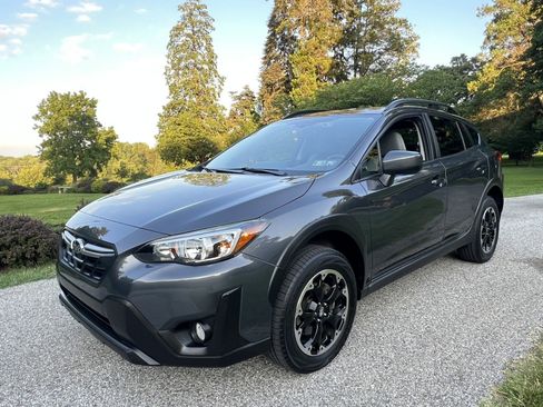 Used 2023 Subaru Crosstrek 2.0i Premium image 4