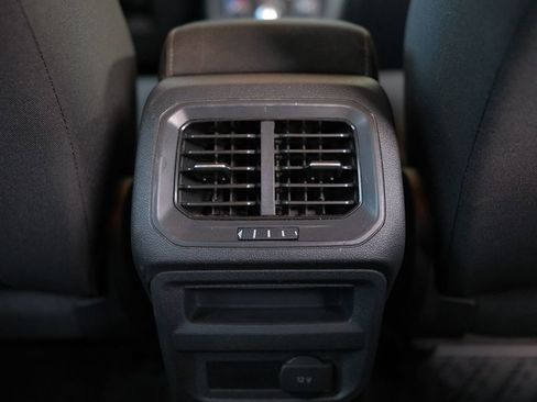 Used 2020 Volkswagen Tiguan S image 34