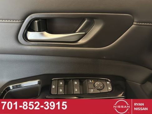 New 2026 Nissan Pathfinder SL AWD/4WD image 35