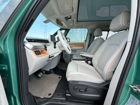 Used 2025 Volkswagen ID. Buzz 1st Edition image 28