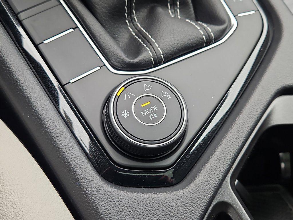 New 2026 Volkswagen Taos SE AWD/4WD image 10
