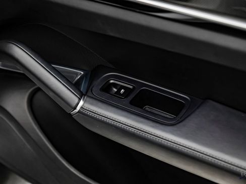 Used 2022 Porsche Cayenne Turbo image 93