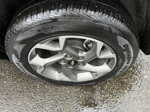 Used 2025 Chevrolet Trax LT image 30