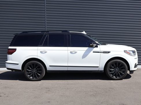 Used 2021 Lincoln Navigator Reserve w/ Luxury Package AWD/4WD image 10