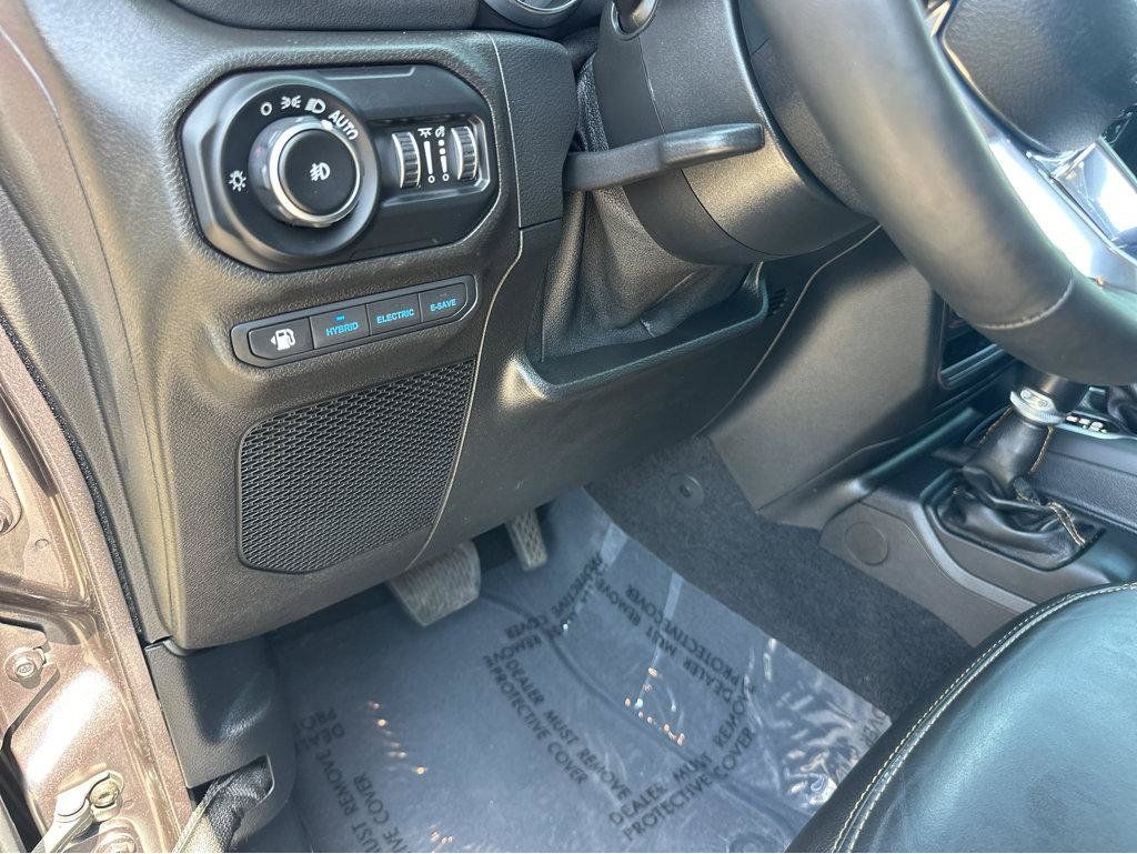 Used 2021 Jeep Wrangler Unlimited Sahara AWD/4WD image 33