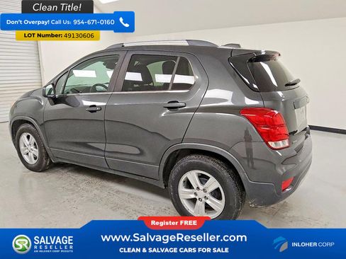 Used 2020 Chevrolet Trax LT image 3