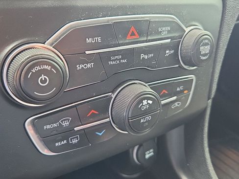 Used 2019 Dodge Charger R/T w/ Driver Confidence Group RWD image 17