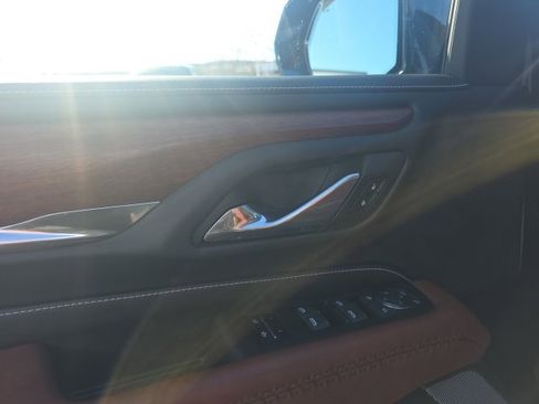 Used 2024 GMC Yukon XL Denali Ultimate image 14